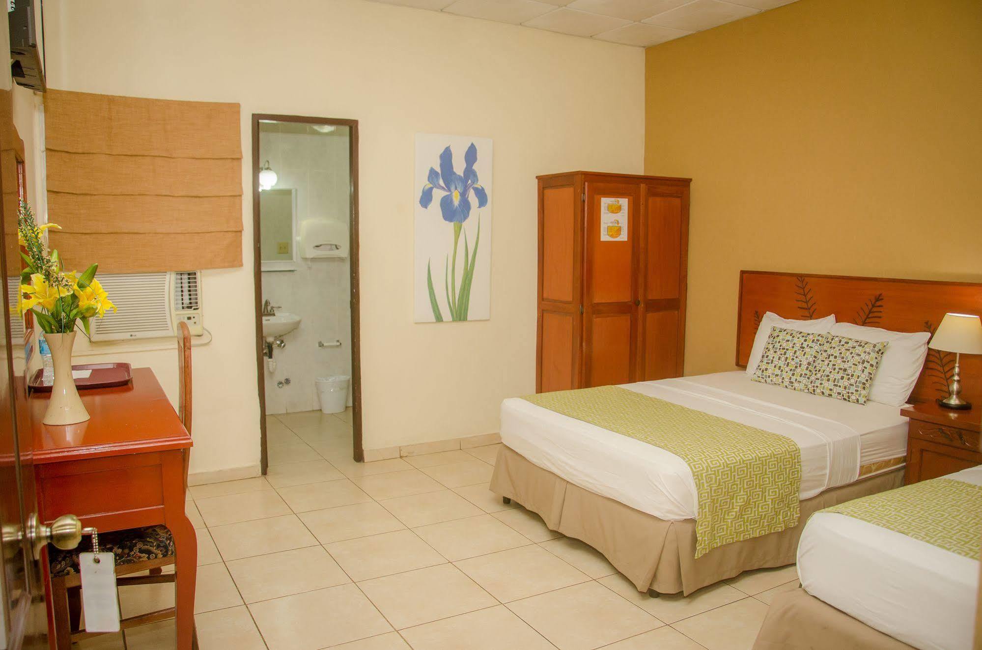 Hotel Residencial Cervantes Давид Екстериор снимка