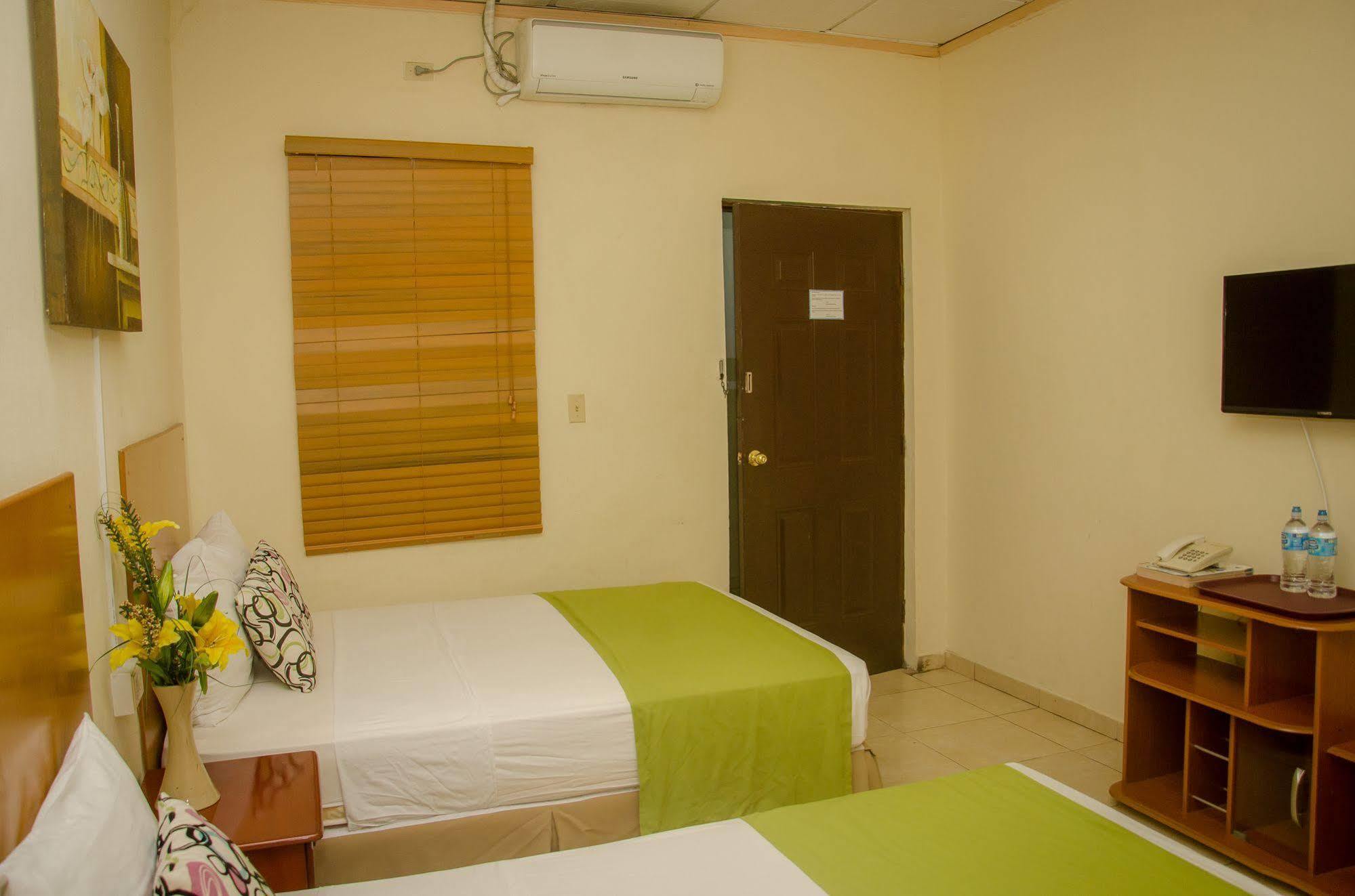 Hotel Residencial Cervantes Давид Екстериор снимка